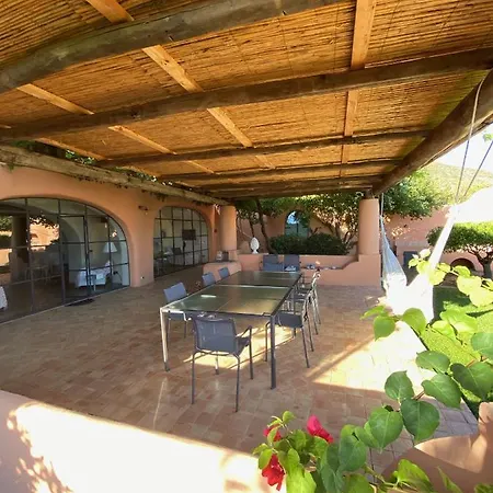Villa Egea, Elegante Eoliana Dell'800 Immersa In Un Curato Giardino Malfa (Salina)